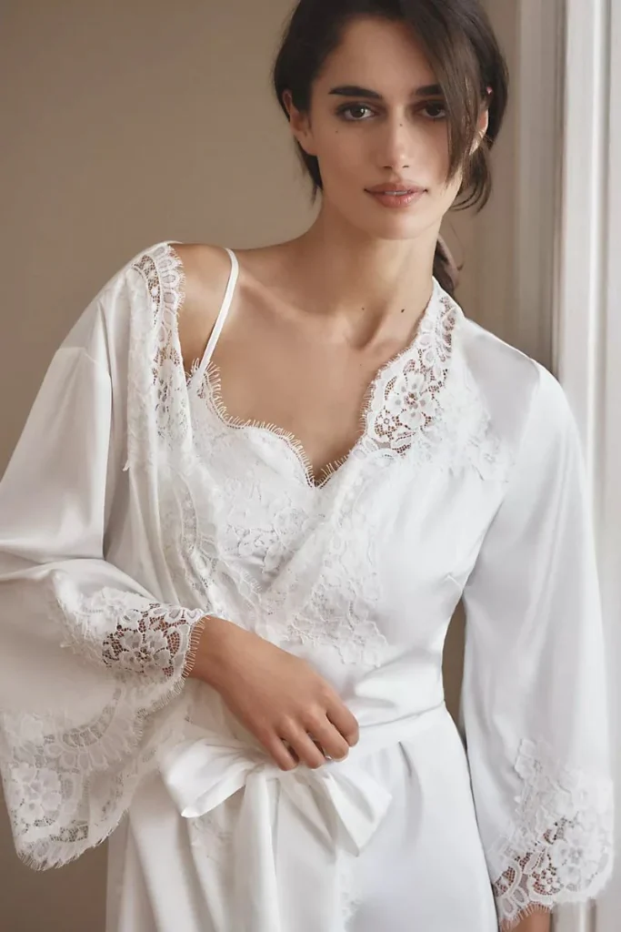 Noelle Mini Satin & Lace Robe
